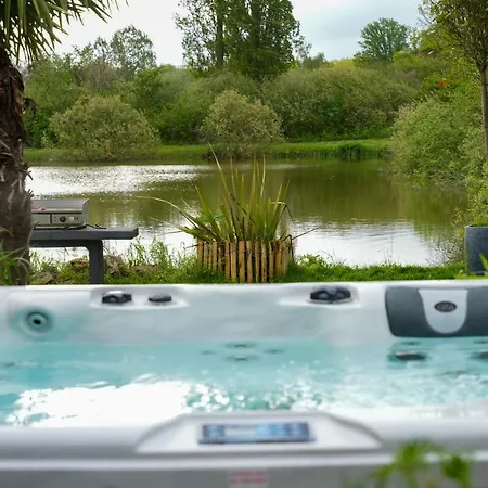 Feriehus Cottage, & 64 Prouilly