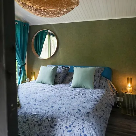 Cottage, & 64 Prouilly