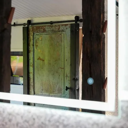 Cottage, & 64 بيت للعطل *