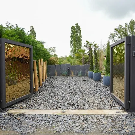 Cottage, & 64 Prouilly