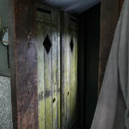 Cottage, & 64 بيت للعطل Prouilly