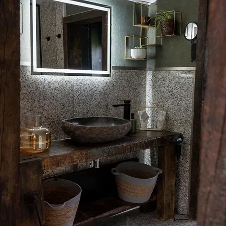 Feriehus Cottage, & 64 Prouilly