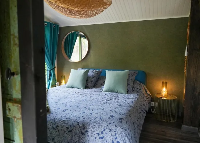 Cottage, & 64 Prouilly